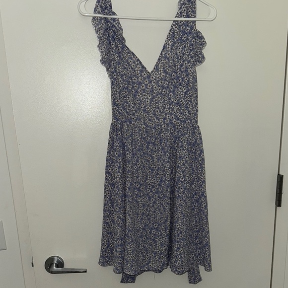 Dresses & Skirts - Floral Blue Dress